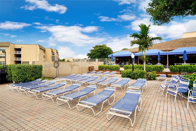 8821 Sunrise Lakes Blvd 102, Sunrise, FL 33322