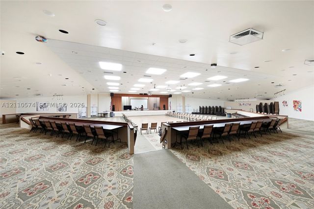 8821 Sunrise Lakes Blvd 102, Sunrise, FL 33322