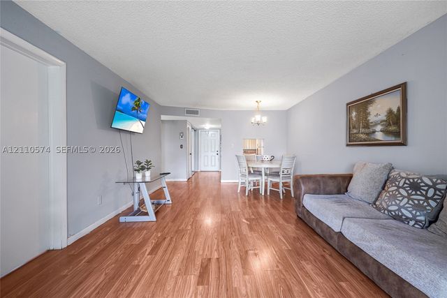 8821 Sunrise Lakes Blvd 102, Sunrise, FL 33322