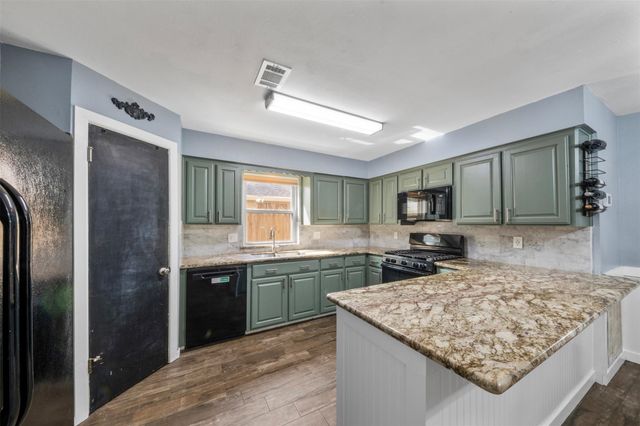 4058 Sherwood Street E, Kingwood, TX 77339