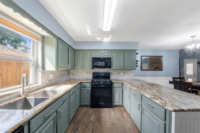 4058 Sherwood Street E, Kingwood, TX 77339