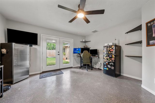 4058 Sherwood Street E, Kingwood, TX 77339