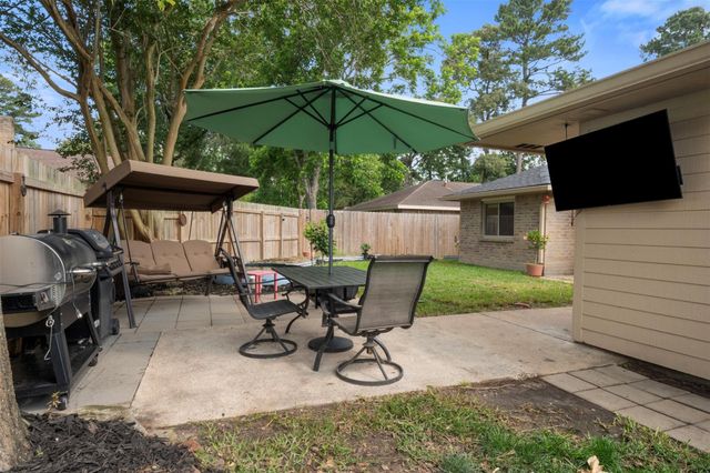 4058 Sherwood Street E, Kingwood, TX 77339