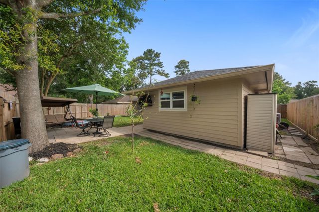 4058 Sherwood Street E, Kingwood, TX 77339