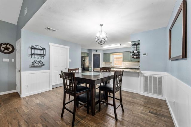 4058 Sherwood Street E, Kingwood, TX 77339