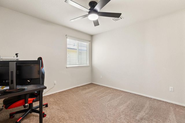 109 Plata LN, Jarrell, TX 76537