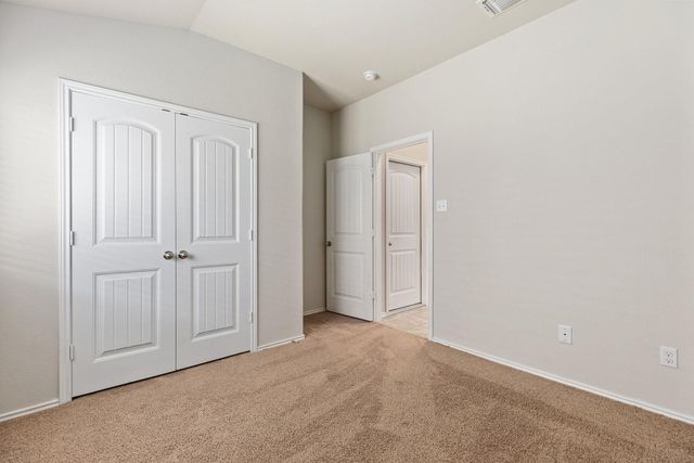 109 Plata LN, Jarrell, TX 76537