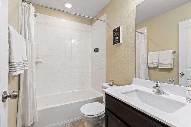 109 Plata LN, Jarrell, TX 76537