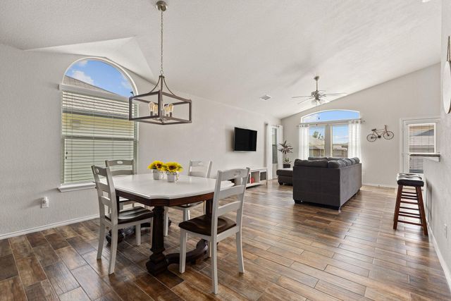 109 Plata LN, Jarrell, TX 76537