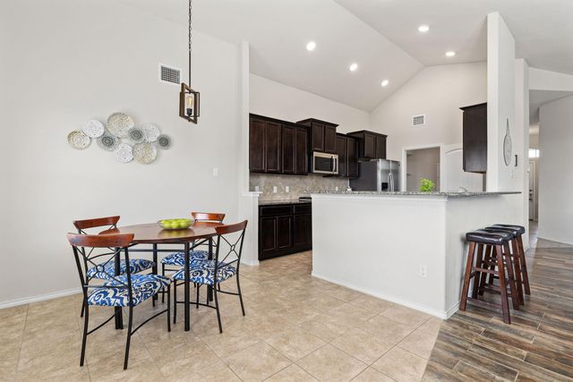 109 Plata LN, Jarrell, TX 76537