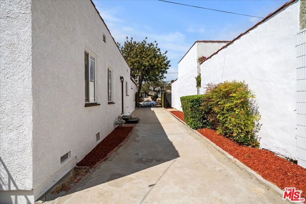 property-img