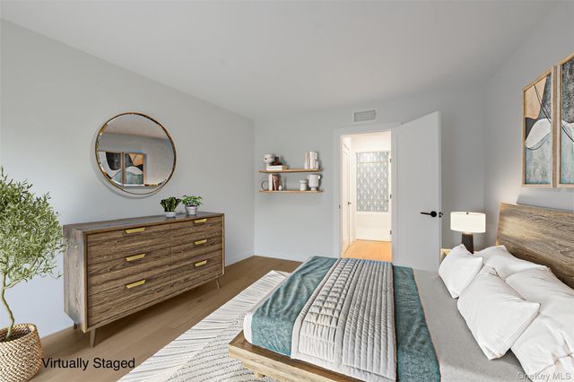 29 Fairway Place 6, Montauk, NY 11954