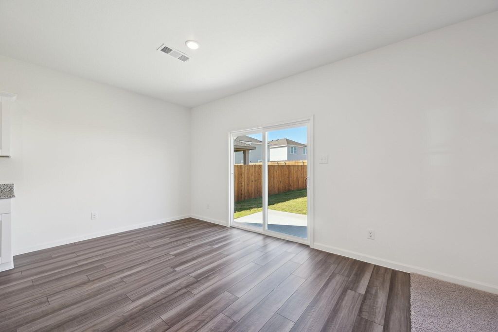 Image 2 of property listing at 5328 Cottage Landing Drive, Summerville, SC 29485