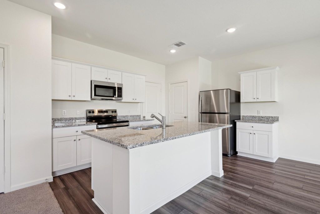 Image 5 of property listing at 5328 Cottage Landing Drive, Summerville, SC 29485