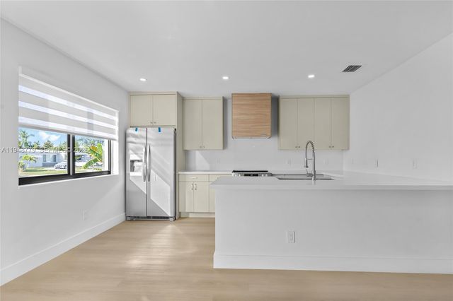 19831 Gulfstream Rd, Cutler Bay, FL 33157