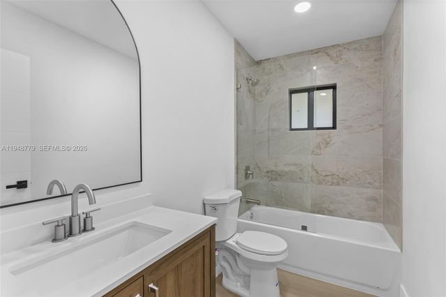 19831 Gulfstream Rd, Cutler Bay, FL 33157