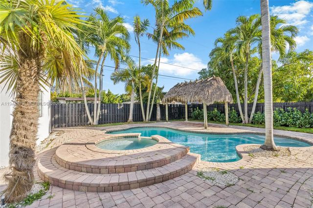 19831 Gulfstream Rd, Cutler Bay, FL 33157