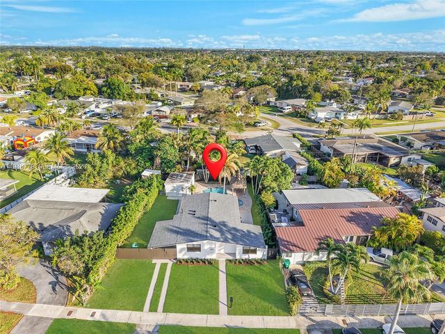 19831 Gulfstream Rd, Cutler Bay, FL 33157