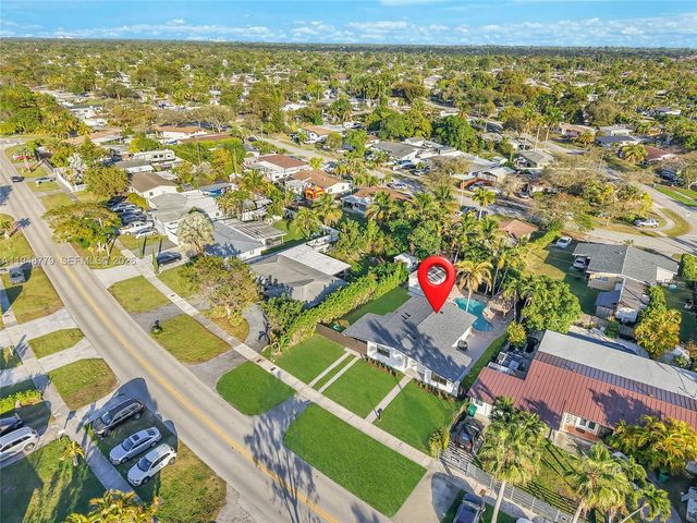 19831 Gulfstream Rd, Cutler Bay, FL 33157