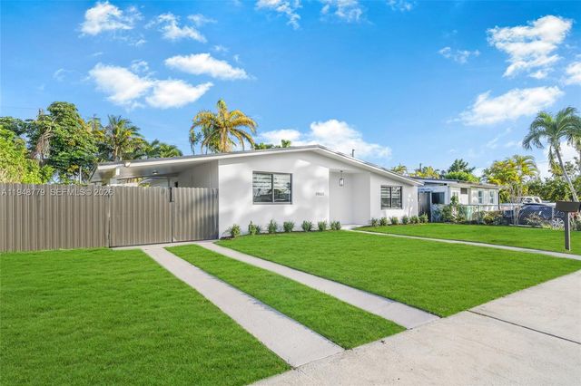 19831 Gulfstream Rd, Cutler Bay, FL 33157