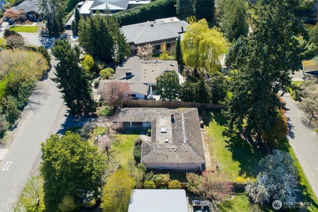 3015 Hunts Point Circle, Hunts Point, WA 98004