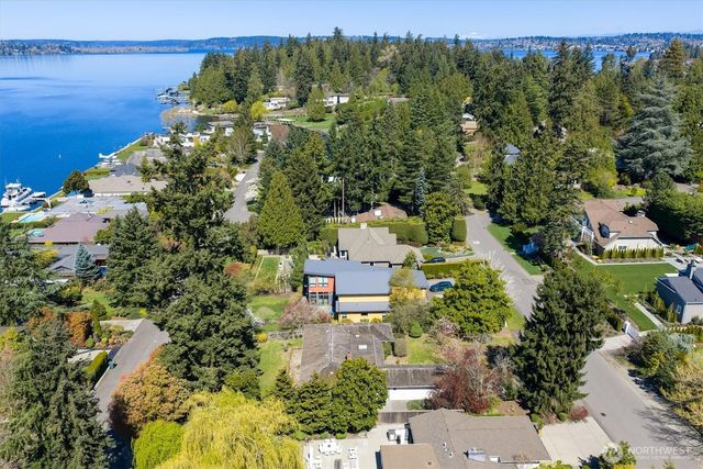 3015 Hunts Point Circle, Hunts Point, WA 98004