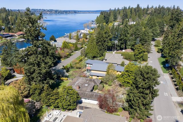 3015 Hunts Point Circle, Hunts Point, WA 98004