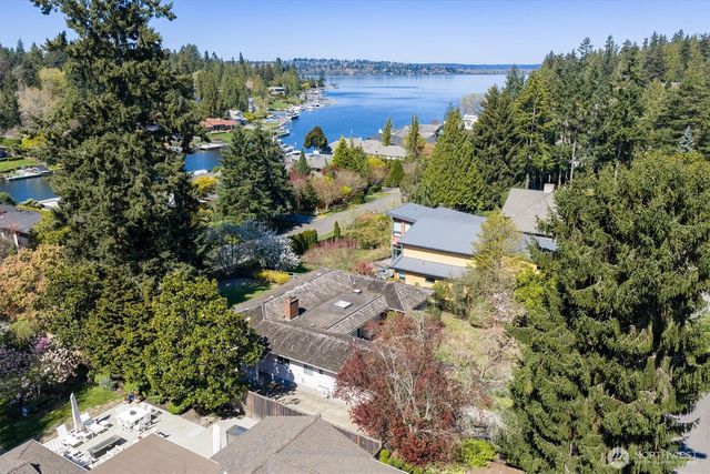3015 Hunts Point Circle, Hunts Point, WA 98004
