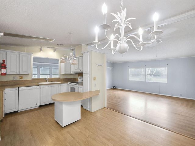 8201 Cinnamon Lane, Port St. Lucie, FL 34952