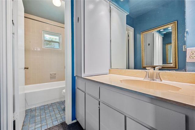 10006 Wildflower LN A, Austin, TX 78733