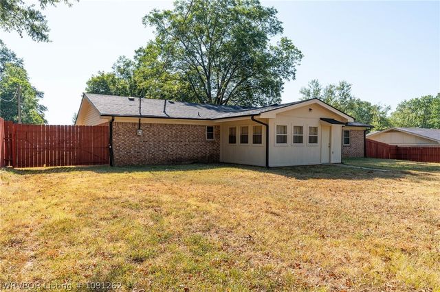 1003 4th Terrace, Barling, AR 72923