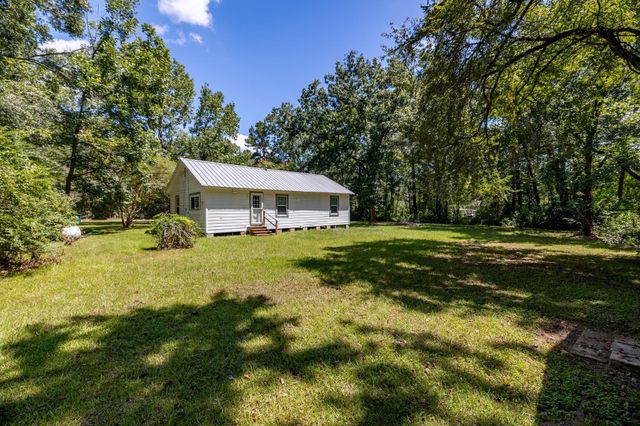 221 Bowen Loop, Cleveland, TX 77328