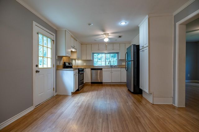 221 Bowen Loop, Cleveland, TX 77328
