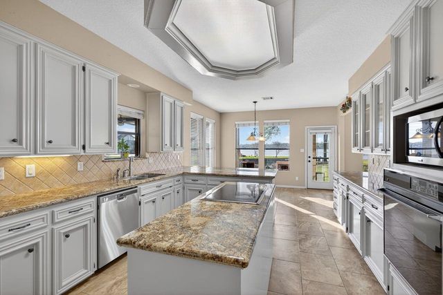 12626 Aries Loop, Willis, TX 77318