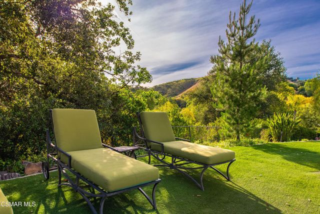 6110 Colodny Drive, Agoura Hills, CA 91301