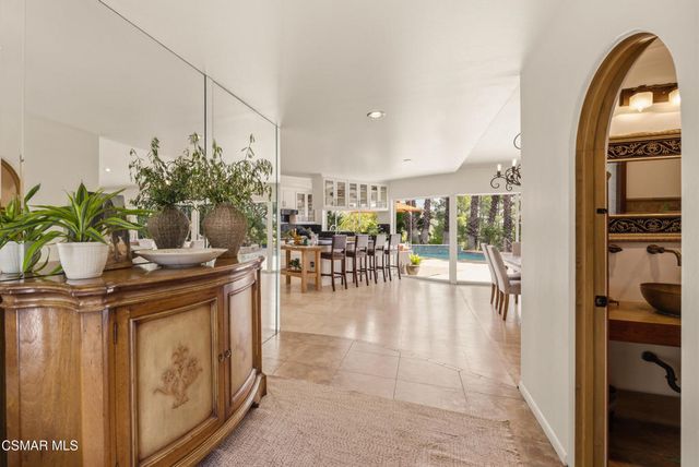 6110 Colodny Drive, Agoura Hills, CA 91301