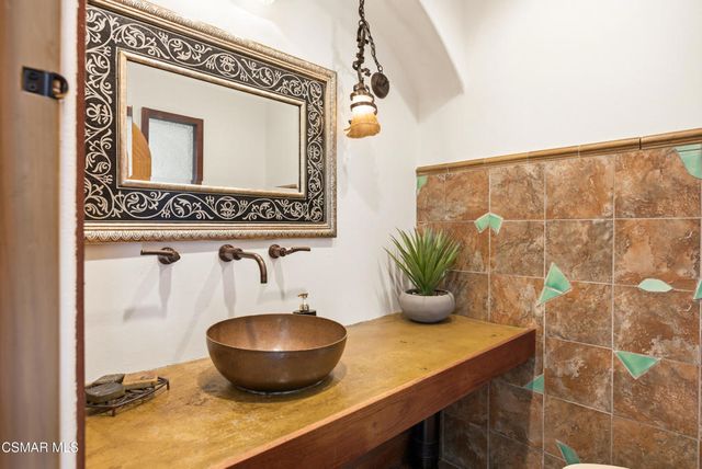 6110 Colodny Drive, Agoura Hills, CA 91301