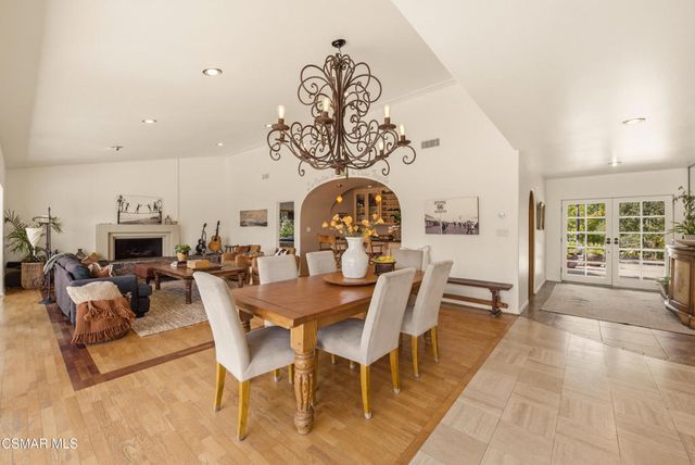 6110 Colodny Drive, Agoura Hills, CA 91301
