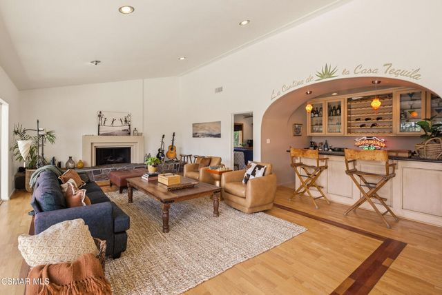 6110 Colodny Drive, Agoura Hills, CA 91301