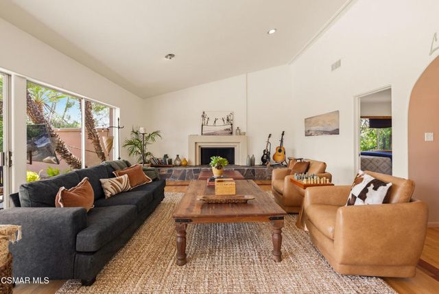 6110 Colodny Drive, Agoura Hills, CA 91301