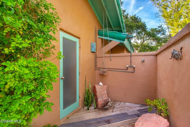 6110 Colodny Drive, Agoura Hills, CA 91301