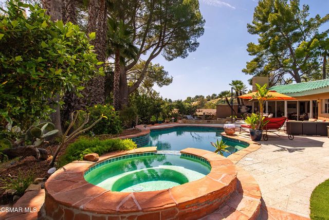 6110 Colodny Drive, Agoura Hills, CA 91301