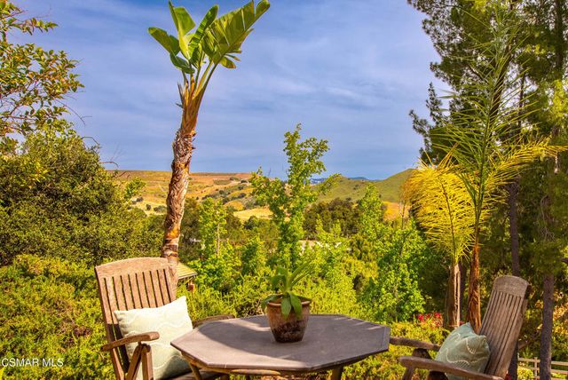 6110 Colodny Drive, Agoura Hills, CA 91301
