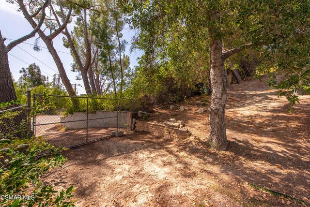 6110 Colodny Drive, Agoura Hills, CA 91301