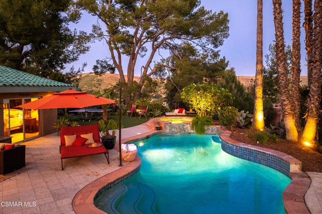 6110 Colodny Drive, Agoura Hills, CA 91301