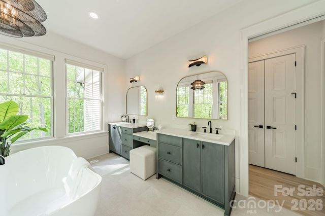 1052 Ventosa Drive, Denver, NC 28037