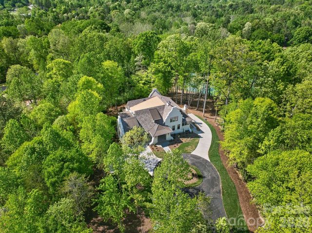 1052 Ventosa Drive, Denver, NC 28037