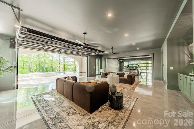 1052 Ventosa Drive, Denver, NC 28037