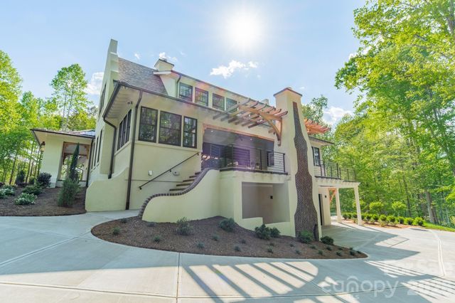 1052 Ventosa Drive, Denver, NC 28037