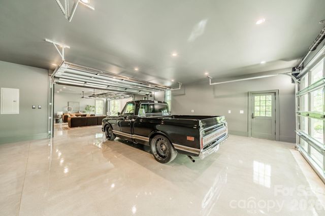 1052 Ventosa Drive, Denver, NC 28037